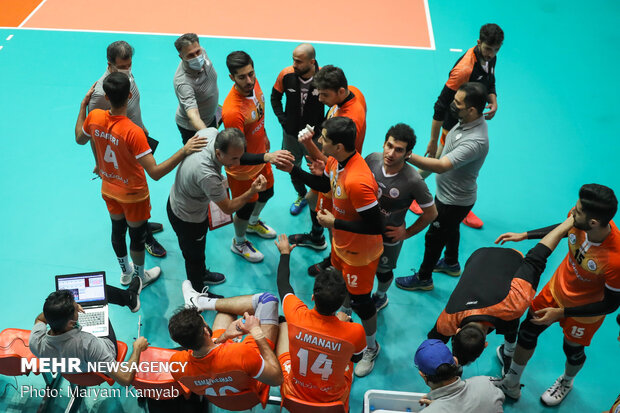 دیدار والیبال پیکان و سایپا