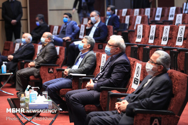 Health min. hosts 26th Razi Medical Science Research Festival