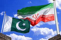 ايران تؤكد عزمها على تطوير العلاقات التجارية مع باكستان