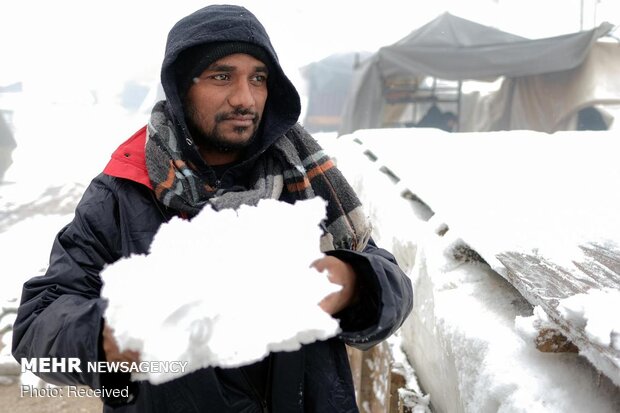 صدها مهاجر بدون سرپناه در سرمای زمستان بوسنی