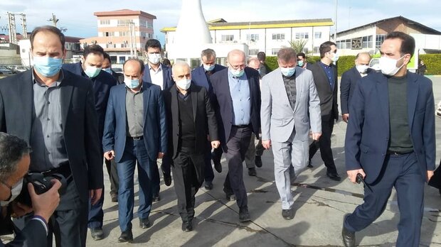  وزیر اقتصاد ودارایی از واحدهای صنعتی آمل بازدید کرد