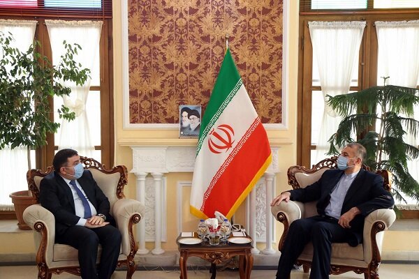 Tehran, Baku enjoy great capacities to boost economic coop.