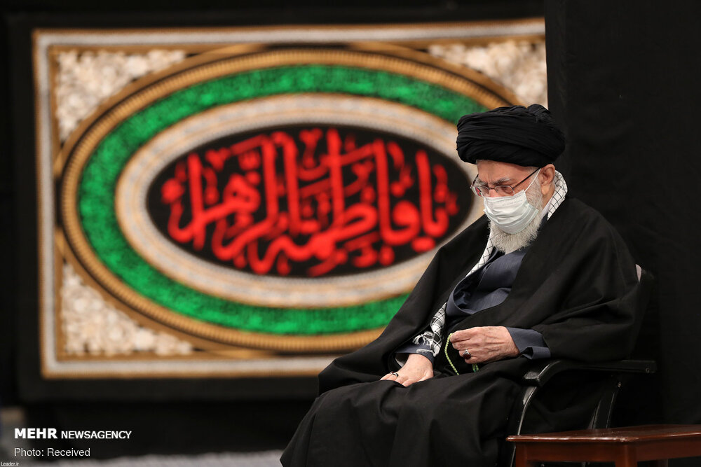 حسینیہ امام خمینی (رہ) میں رہبر معظم کی موجودگی میں مجلس عزا منعقد