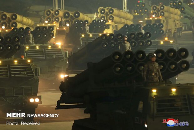 رونمایی کره شمالی از موشک‌های بالستیک جدید در رژه ای نظامی در پیونگ یانگ