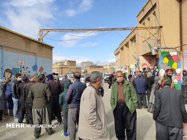 حضور گروه جهادی چشم پزشکی بسیج در ناحیه منفصل شهری نایسر سنندج