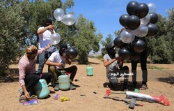 شبان يطلقون بالونات متفجرة وحارقة تجاه مستوطنات الاحتلال