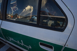 تصاویری از عاملان مزاحمت و تخریب خودروی یک خانواده در تالش