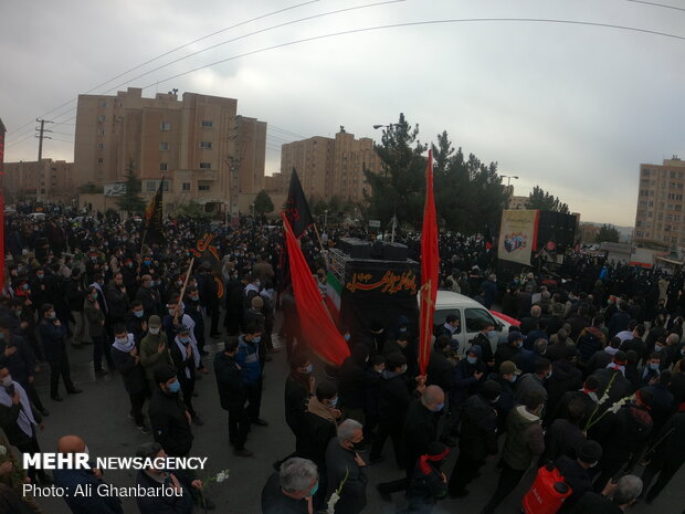 مراسم تشییع پیکر دو شهید گمنام در شهرک شهید بهشتی تهران