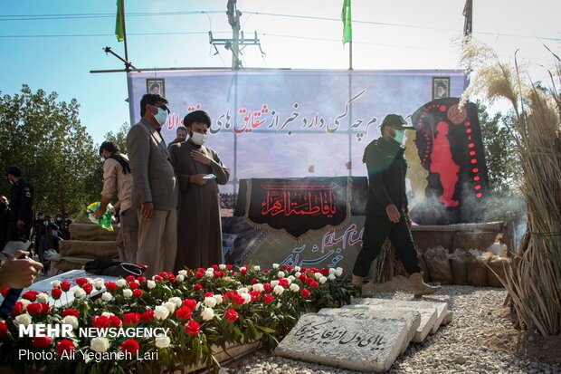 مراسم خاکسپاری پیکر شهید گمنام در دانشکده علوم پزشکی گراش استان فارس