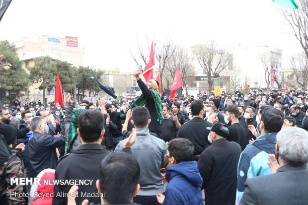 تجمع عزاداران فاطمی در میدان شاهد تهران