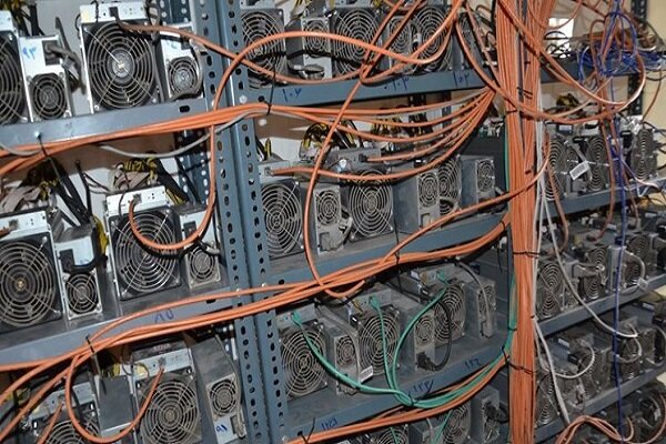 کشف ۲۶ دستگاه استخراج ارز دیجیتال غیرمجاز در سنقر و کلیایی