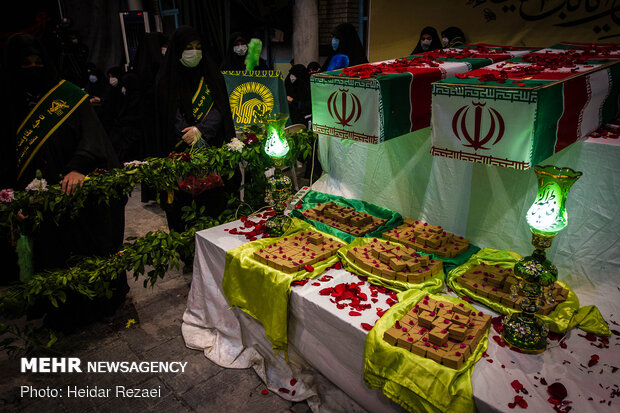 مراسم خاکسپاری پیکر دو شهید گمنام در مسجد جامع فاطمیه تهران