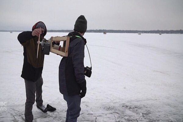 شهروند کانادایی جت پک اسکی روی یخ ابداع کرد