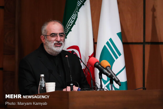 حسام الدین آشنا مشاور رئیس جمهور  و رئیس مرکز بررسی‌های استراتژیک