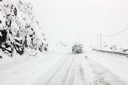 بارش برف در محورهای کوهستانی گلستان/از سفرهای غیرضروری پرهیز شود