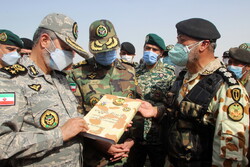 Army commanders hold presser after 'Eghtedar 99' drills