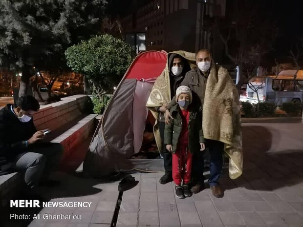 معلمانی که شب ها در پارک می خوابند