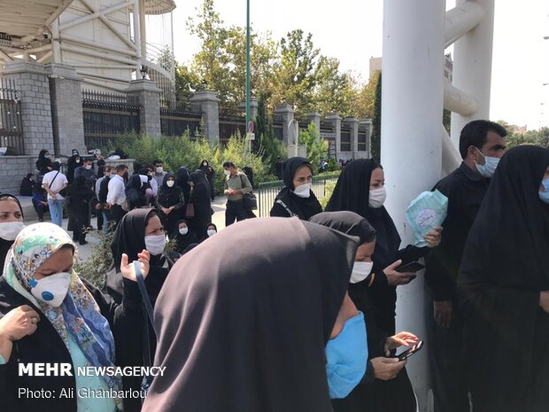 معلمانی که شب ها در پارک می خوابند