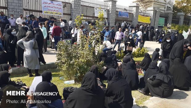 معلمانی که شب ها در پارک می خوابند