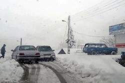 رهاسازی و کمک به خودروهای گرفتار در برف کردستان