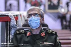 رئیس ستاد کل نیروهای مسلح در گلزار شهدای کرمان حضور یافت