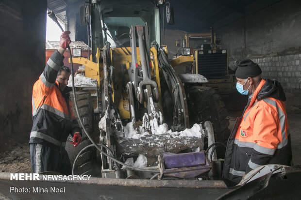مردان جاده های برفی