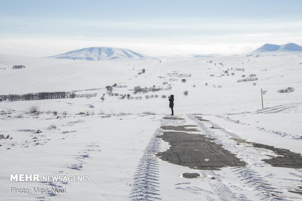 Unblocking snowy roads in East Azerbaijan province