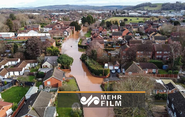 VIDEO: Flash flood in UK forces evacuations