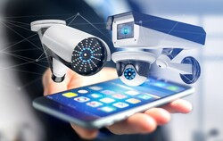 US military spies buying smartphones' data without warrant