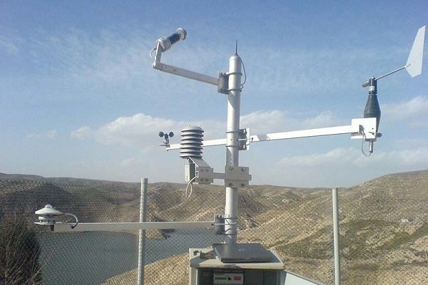 نصب ایستگاه‌های هواشناسی جاده‌ای در آزادراه خرم‌آباد - پل زال