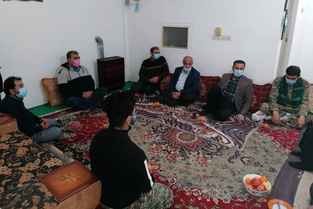 دوتن از مادران شهدا در لامرد تجلیل شدند دوتن از مادران شهدا در لامرد تجلیل شدند