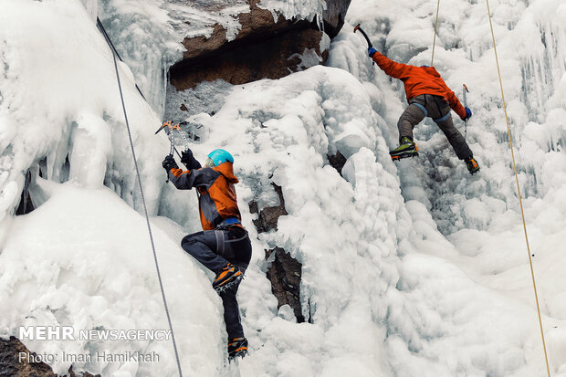 Ice climbing in Ganjnameh Waterfall of Hamedan prov. 