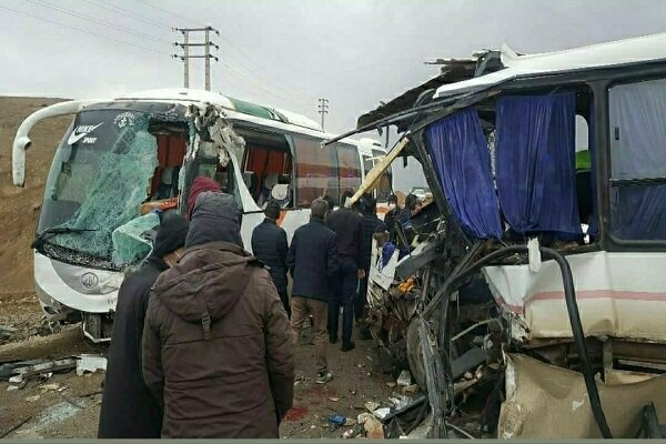 سانحه تصادف در محور تکاب ۱۸ زخمی و یک فوتی برجای گذاشت