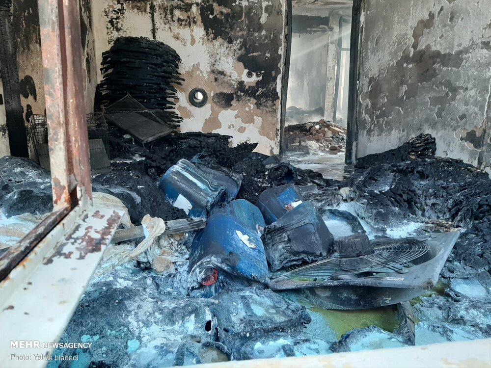 آتش سوزی گسترده کارگاه رنگ آمیزی کتیبه در واحد مسکونی کرمانشاه