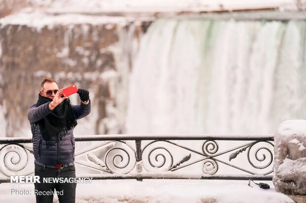 Aşırı soğuktan donan Niagara Şelalesi'nden fotoğraflar