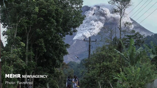 ۵۲ انفجار ظرف ۲۴ ساعت در آتشفشان "مراپی" در اندونزی