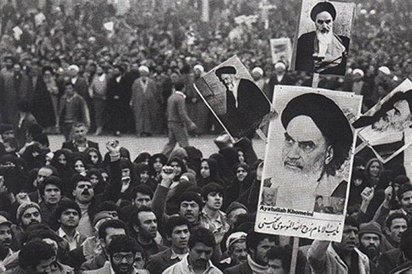 Tarih'te bugün: İmam Humeyni İran'a döndü
