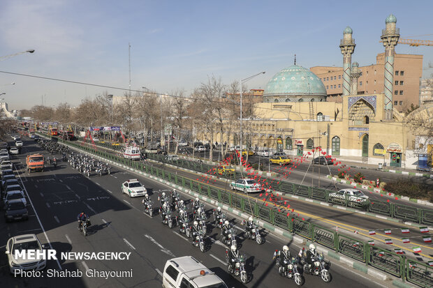 رژه موتور سواران به مناسبت سالروز ورود امام خمینی(ره)