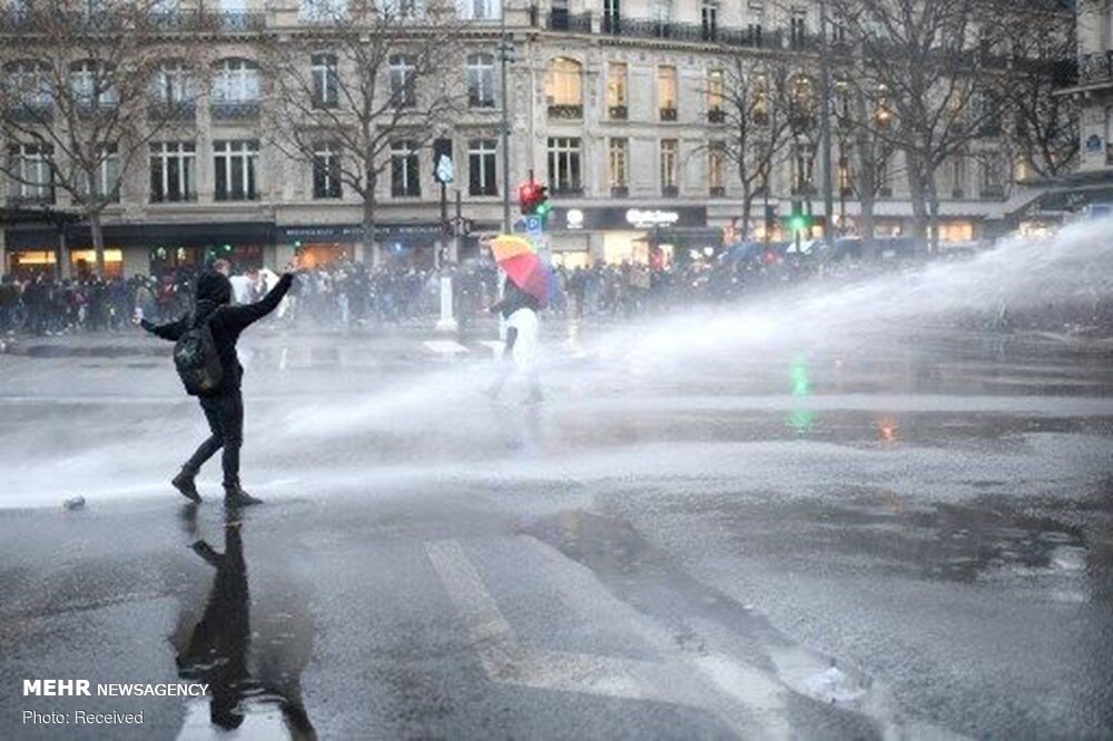 French police attack protesters in Paris on new security law 