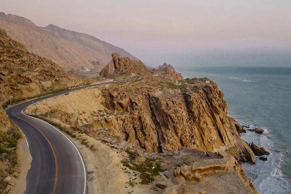 بوستان ۳۰۰هکتاری در ضلع شمالی بلوار ساحلی شرق بندرعباس احداث شود