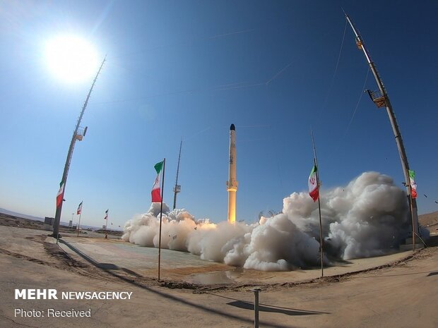 İran yeni bir uydu taşıyıcı fırlatmaya hazırlanıyor