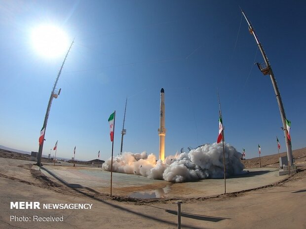 Iran launches satellite carrier with solid fuel engine