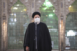 رئيس القضاء الايراني يزور مرقد الامام الخميني(ره)