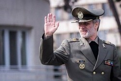 وزير الدفاع يهنئ نظرائه في الدول الاسلامية بحلول عيد الاضحى المبارك