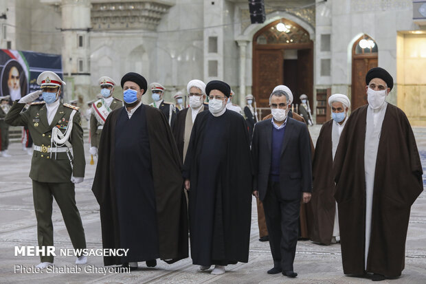 Judiciary head, officials renew allegiance with ideals of Imam Khomeini