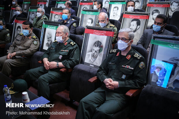 آیین تجلیل از آثار برتر پژوهشی دفاع مقدس