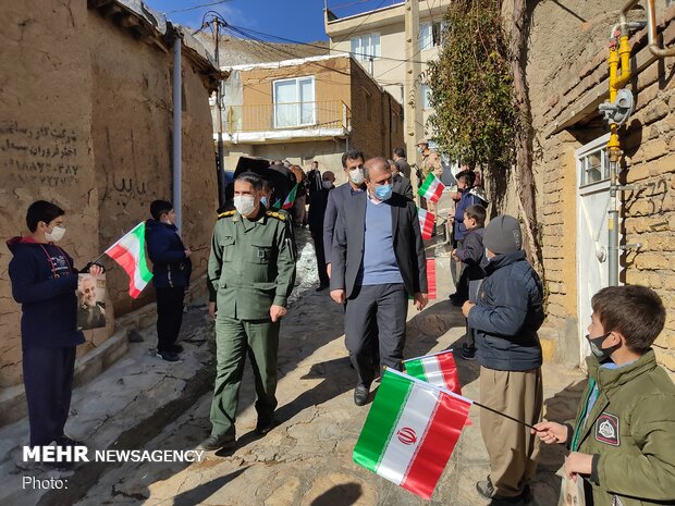 ‌گرامیداشت ایام پیروزی انقلاب اسلامی در روستای «نران»سنندج
