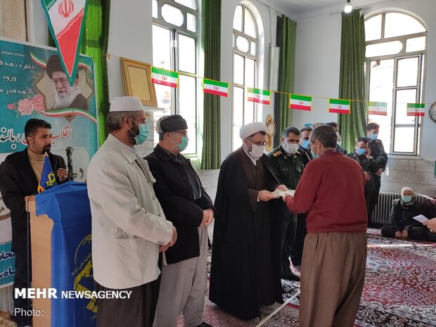 ‌گرامیداشت ایام پیروزی انقلاب اسلامی در روستای «نران»سنندج
