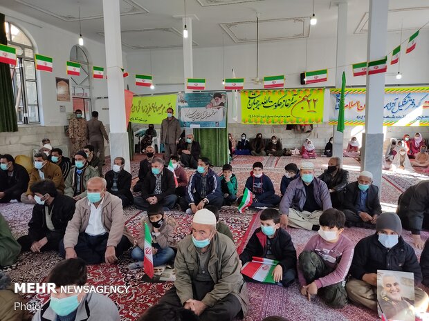 ‌گرامیداشت ایام پیروزی انقلاب اسلامی در روستای «نران»سنندج
