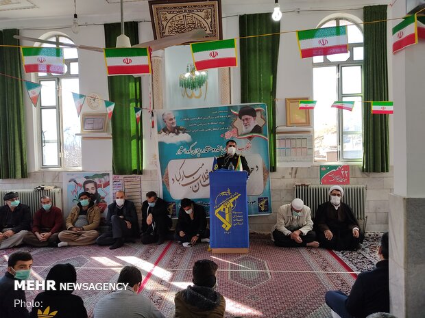 ‌گرامیداشت ایام پیروزی انقلاب اسلامی در روستای «نران»سنندج
